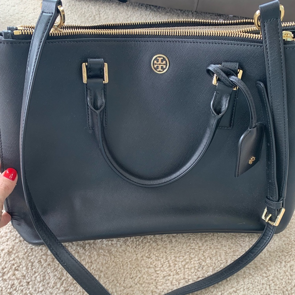 Beautiful Tory Burch bag.